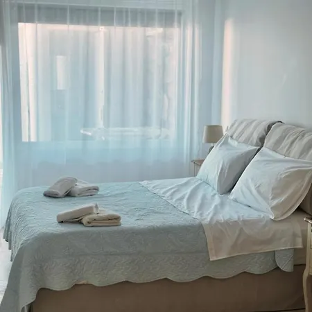Δωμάτια σε οικογενειακή κατοικία Blue Ocean Amado Vila In Mykonos *